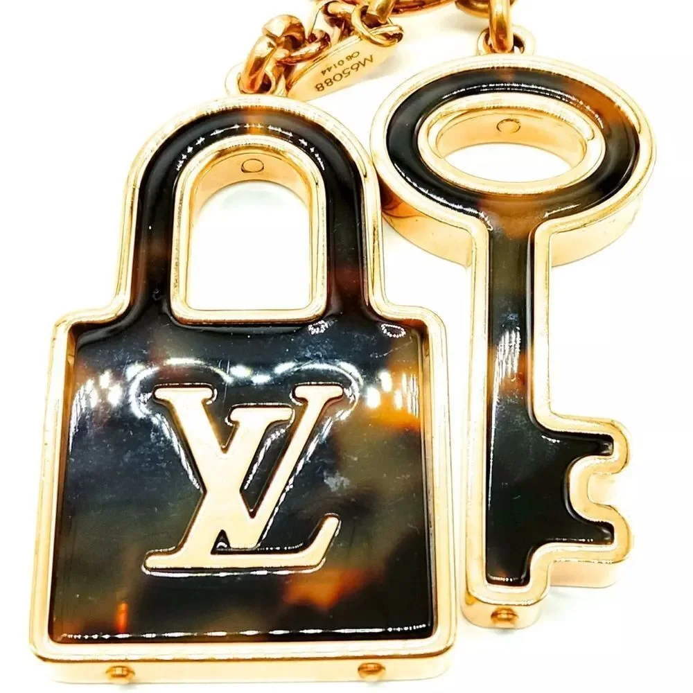 Louis Vuitton Tortoise Shell Goldtone LV Confidence Bag Charm & Key Holder
